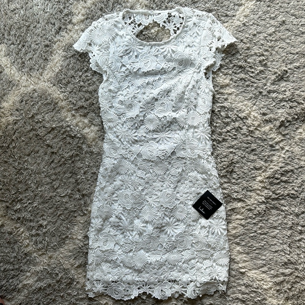 NWT Lulu’s Lace Open Back Dress